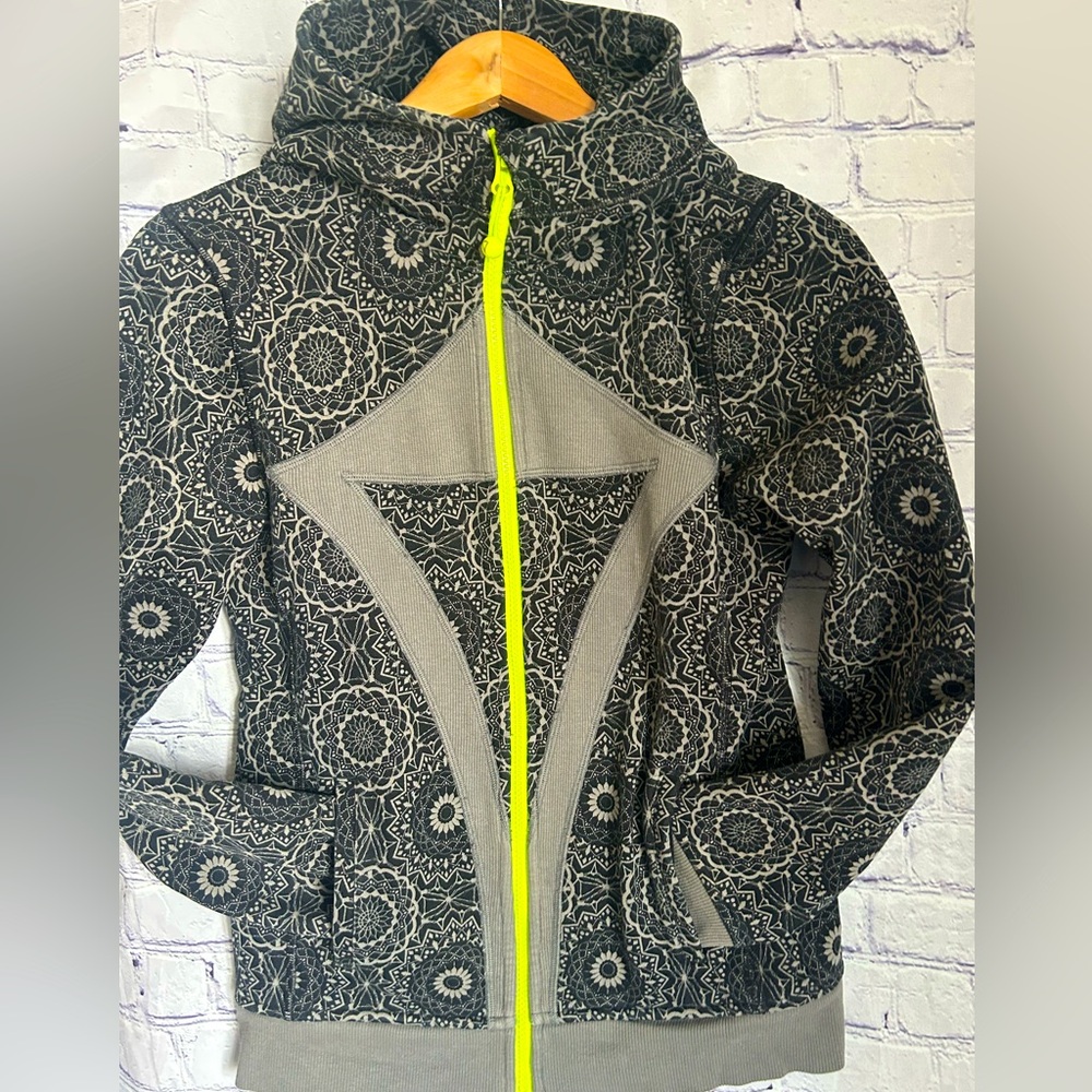 IVIVVA by LULULEMON girls size 14 grey full zip scuba hoody
